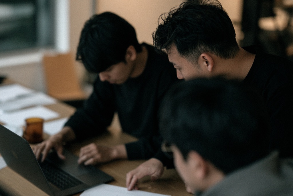 치과·피부과 전문 마케팅 대행사 엠버앤포지 팀